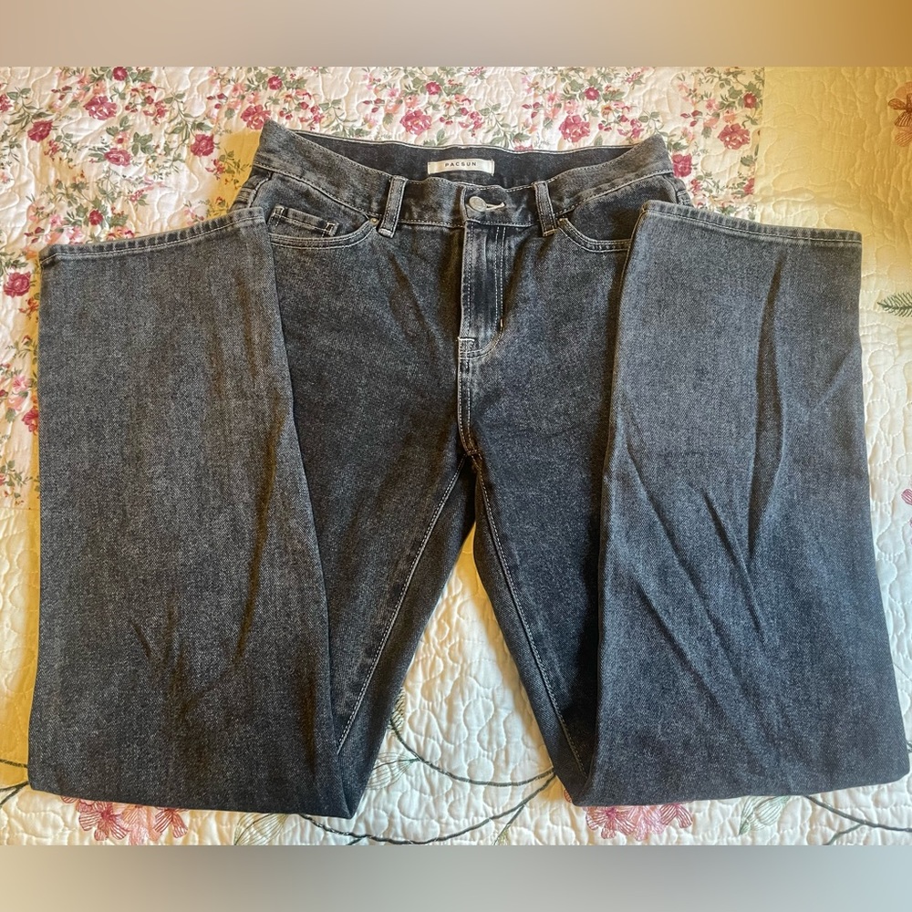Pacsun mid rise loose grey jeans in good condition and very comfortable